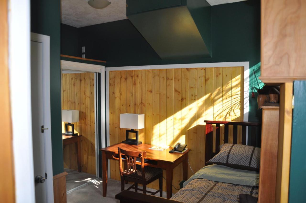 Birds Of A Feather Victoria Oceanfront Studio Suites Colwood Exterior foto