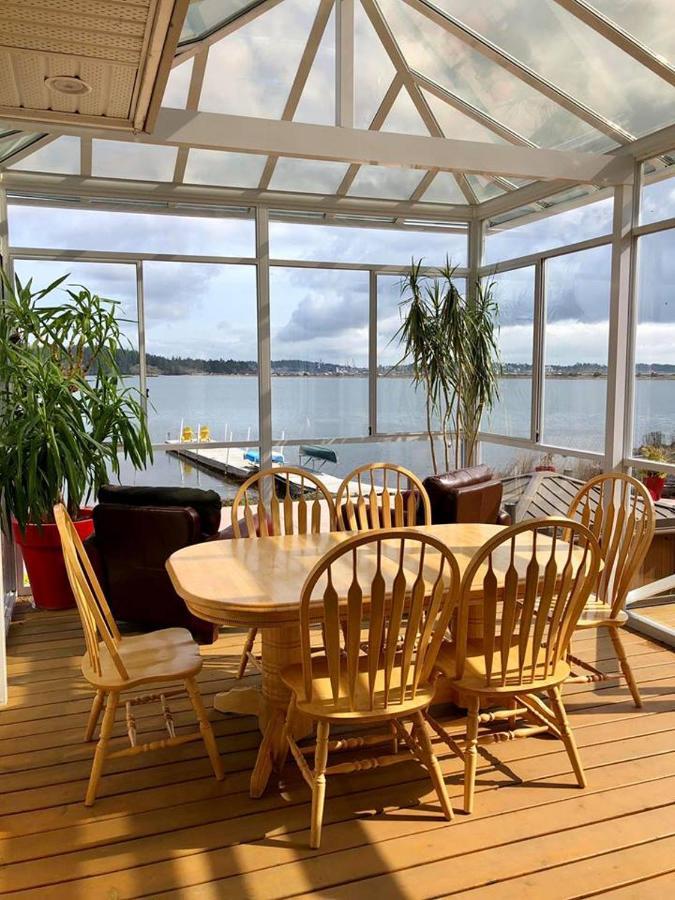 Birds Of A Feather Victoria Oceanfront Studio Suites Colwood Exterior foto